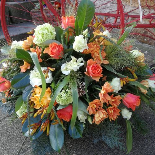 Blumenstrauß in Orange, Lachs, Weiß